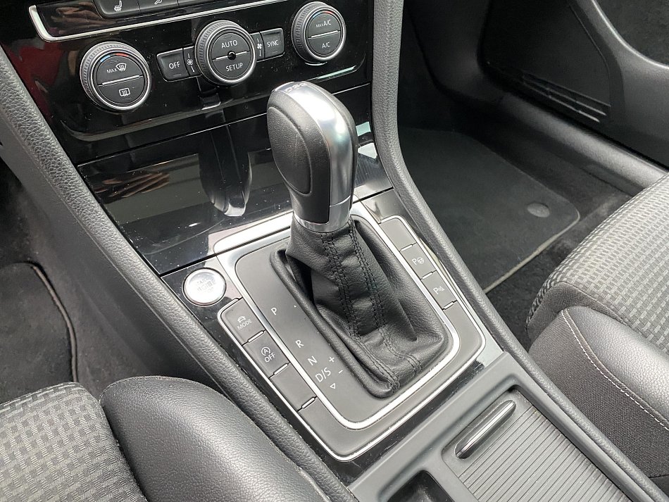 Volkswagen Golf 2.0 TDi Highline