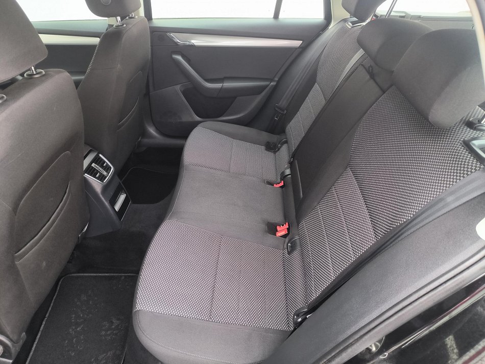 Škoda Octavia III 2.0 TDi Ambiente