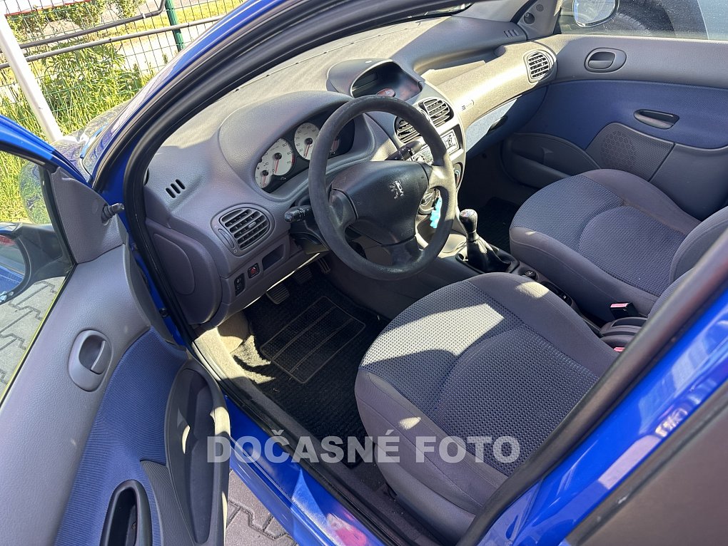 Peugeot 206 1.1 i 