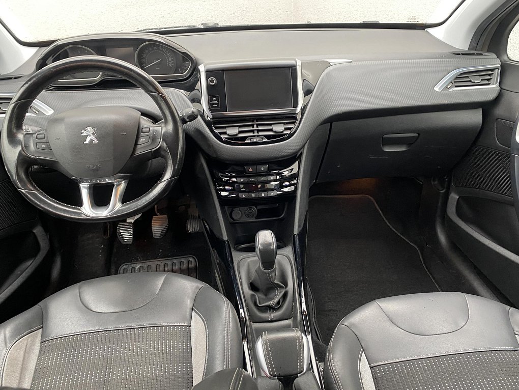 Peugeot 2008 1.2PT Allure