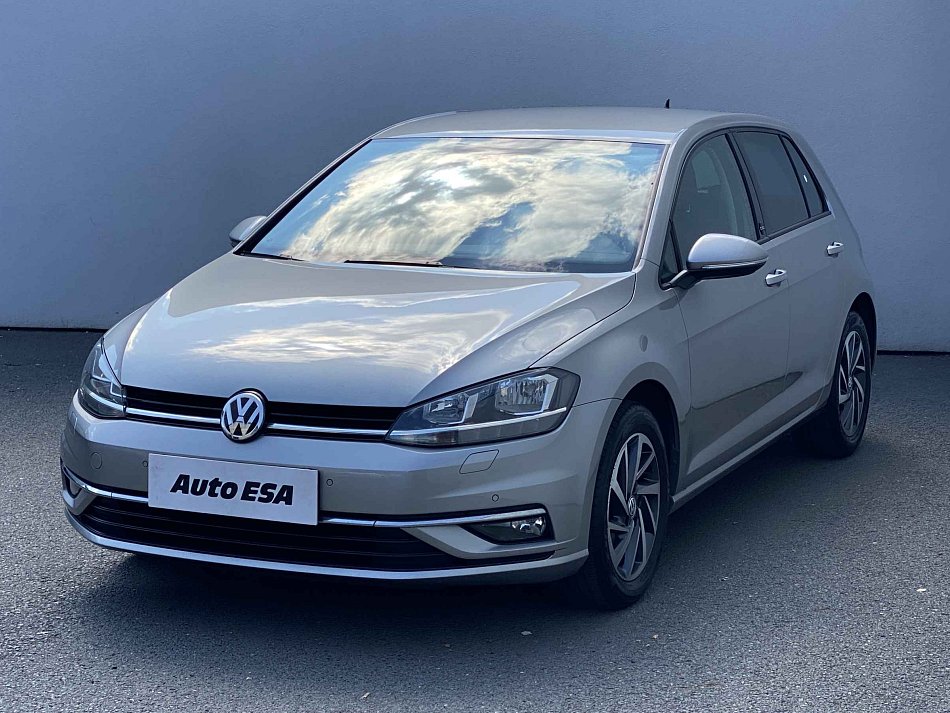 Volkswagen Golf 1.0 TSi Sound