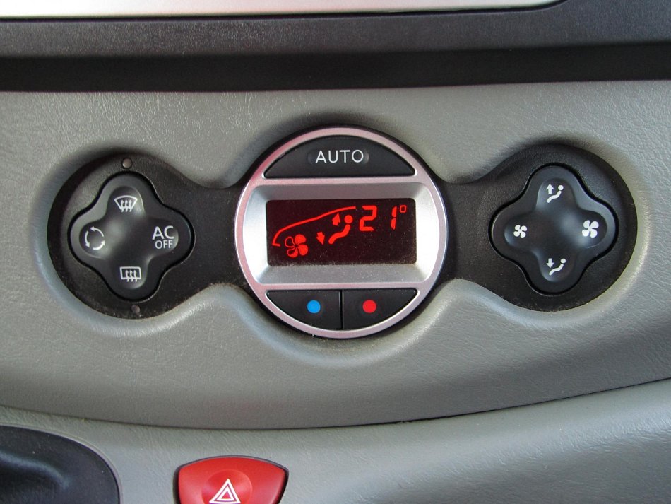 Nissan Primastar 2.0dCi  L2 9míst
