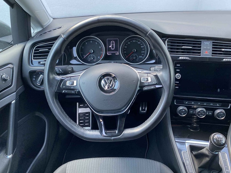 Volkswagen Golf 1.0 TSi Sound