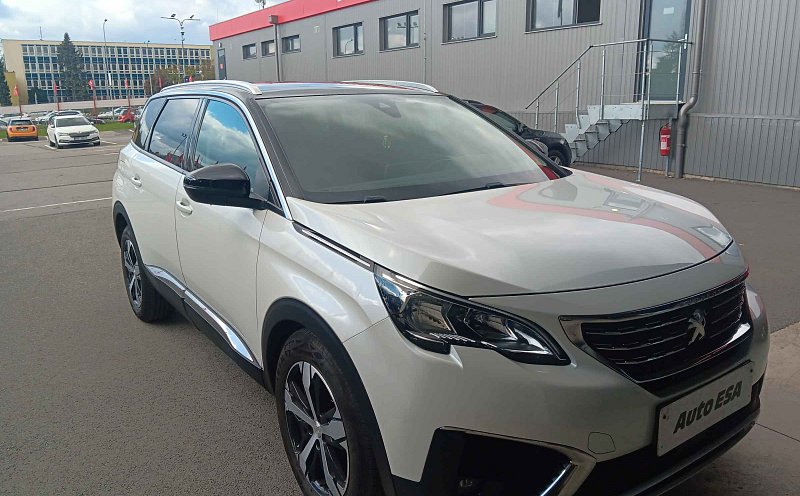 Peugeot 5008 1.5 HDi 