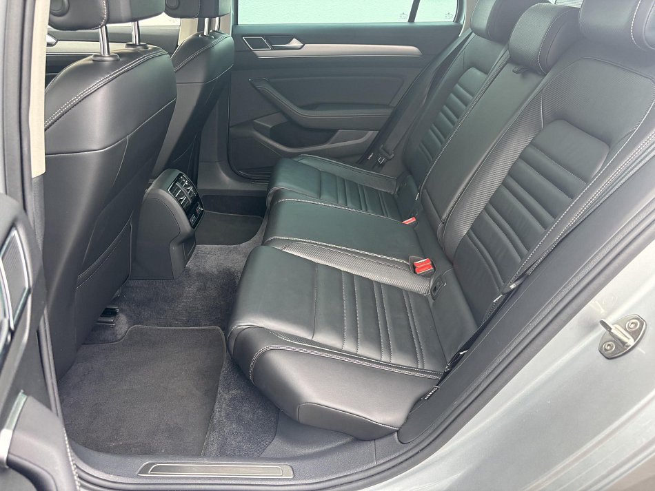 Volkswagen Passat 2.0 TDi R-Line