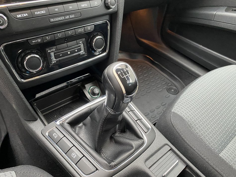 Škoda Superb II 1.6 TDi Ambiente