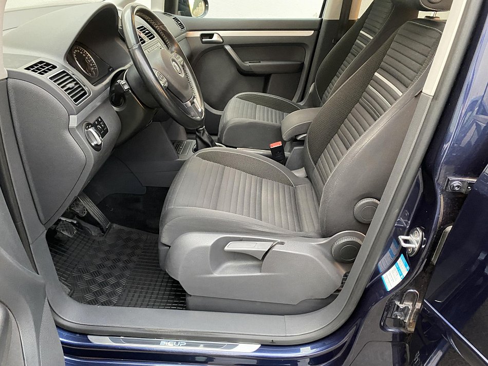 Volkswagen Touran 2.0 TDi 