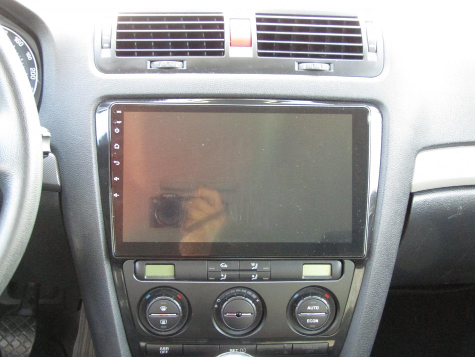 Škoda Octavia II 1.6 FSi 