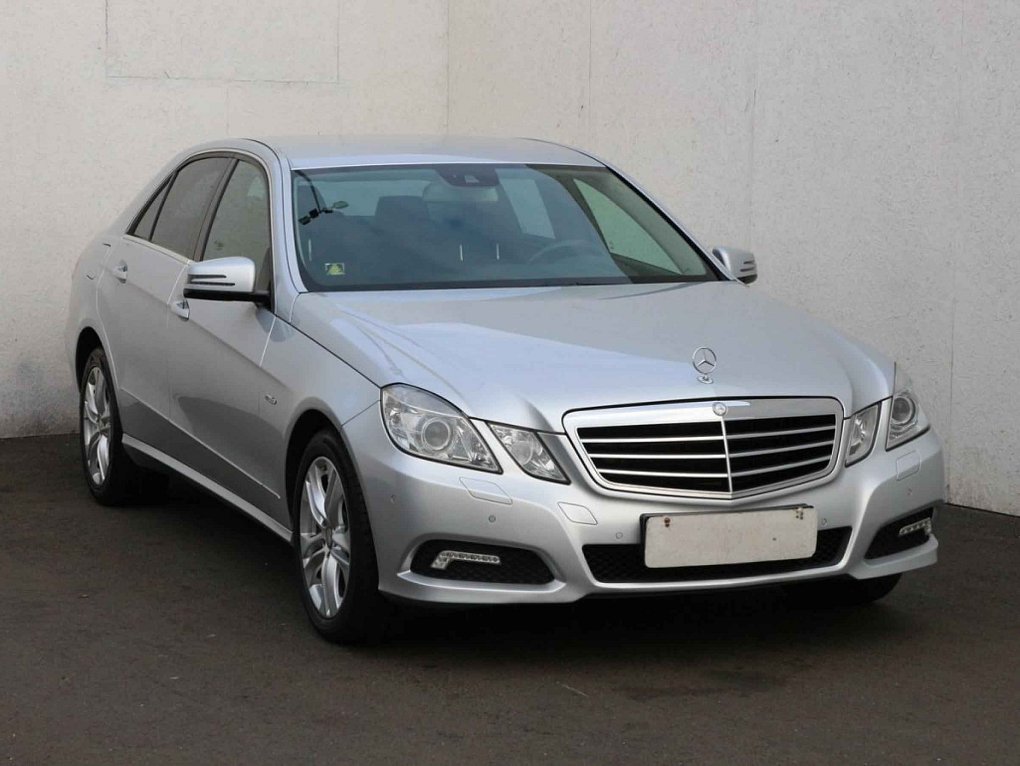 Mercedes-Benz Třída E 3.0 CDi Avantgarde E350 4matic