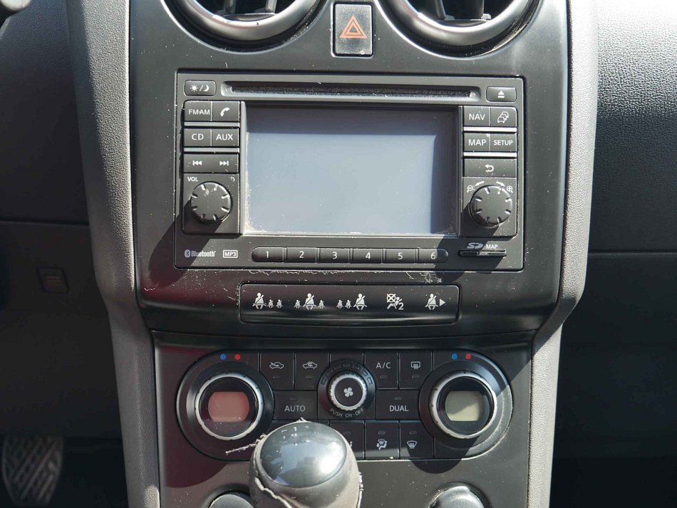 Nissan Qashqai 2.0 DCI  +2