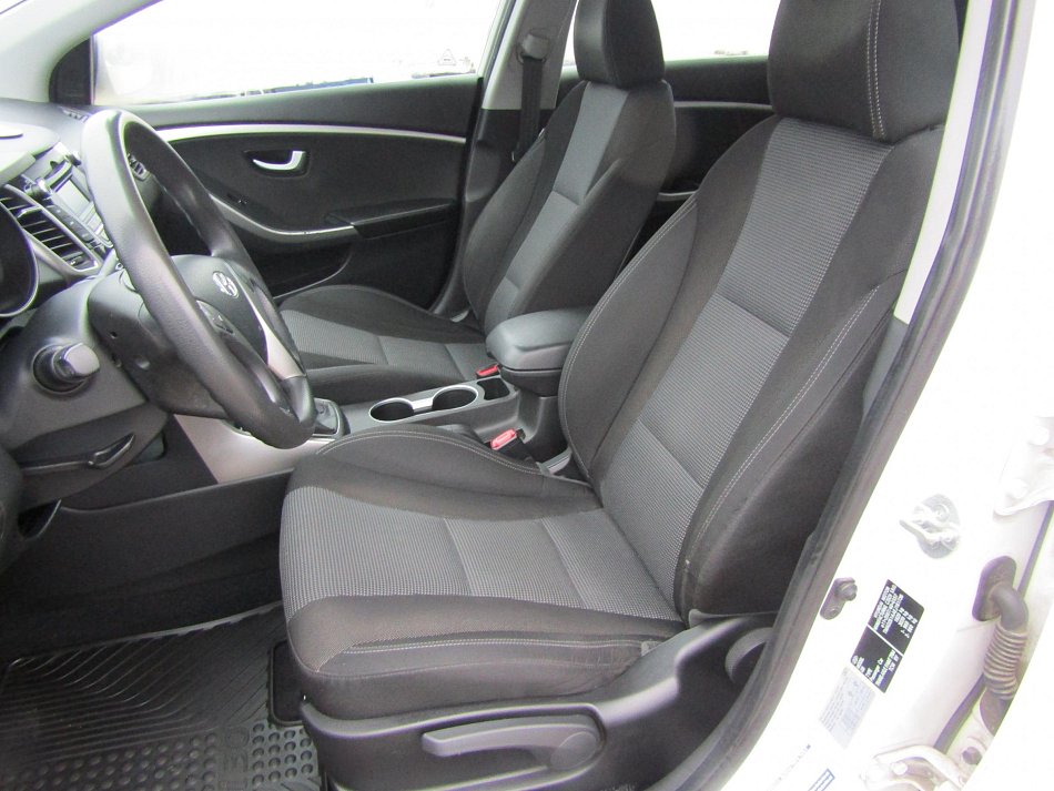 Hyundai I30 1.4i Trikolor