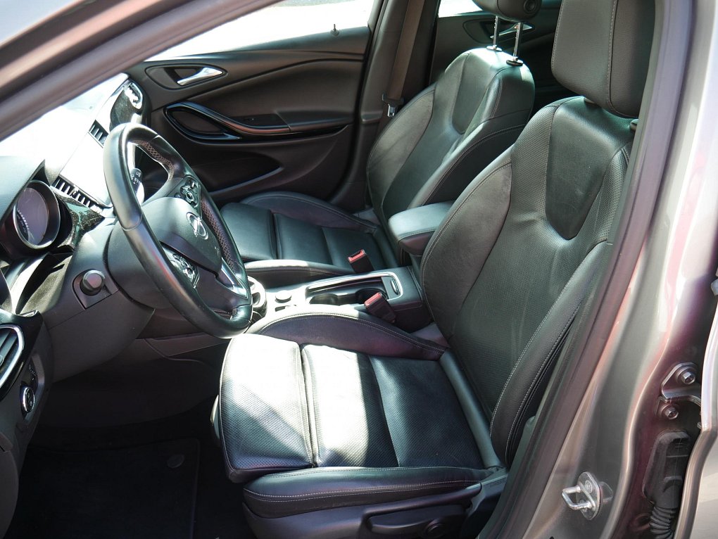 Opel Astra 1.6 CDTi 