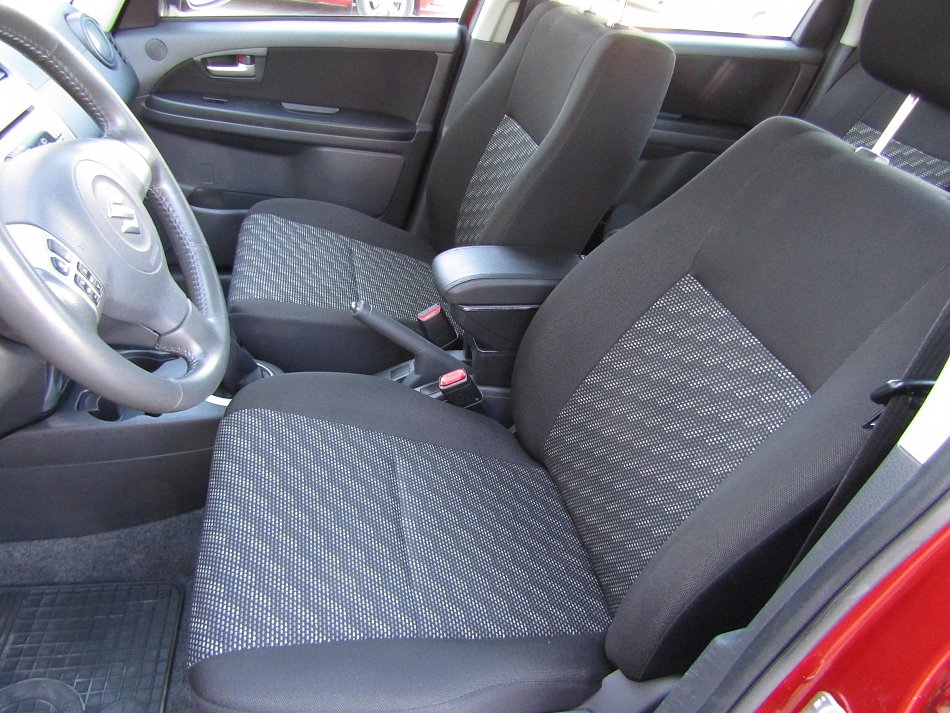 Suzuki SX4 1.6i 