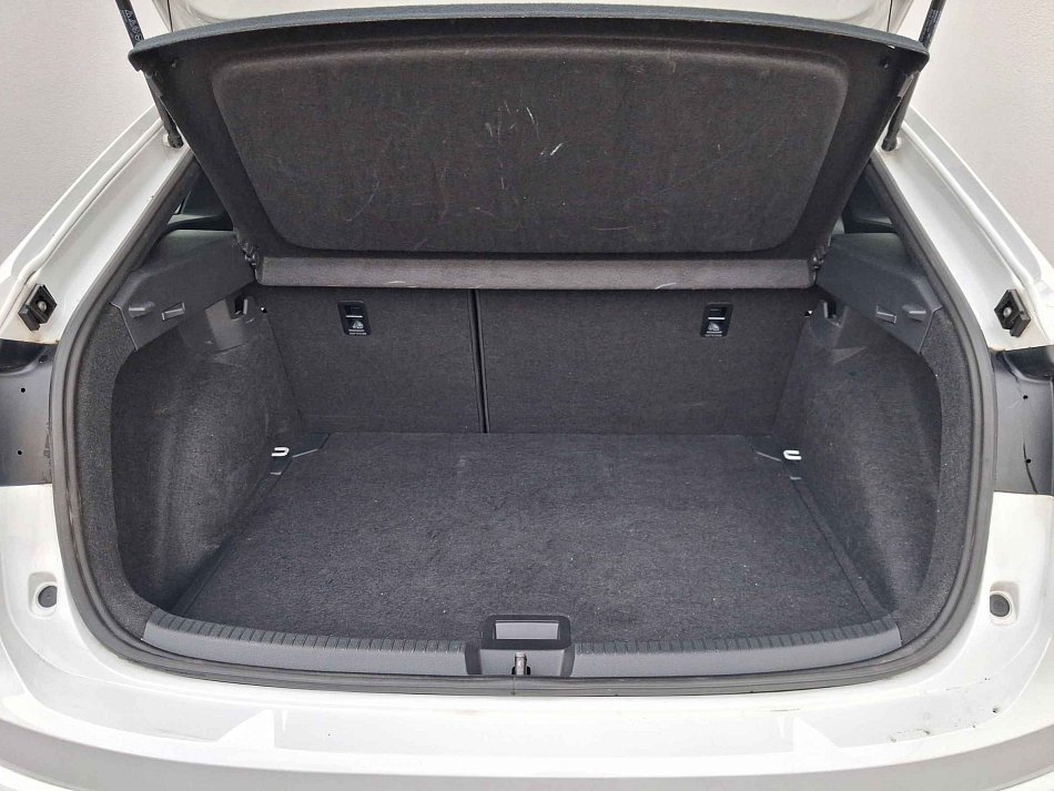 Volkswagen Taigo 1.0TSi R-Line