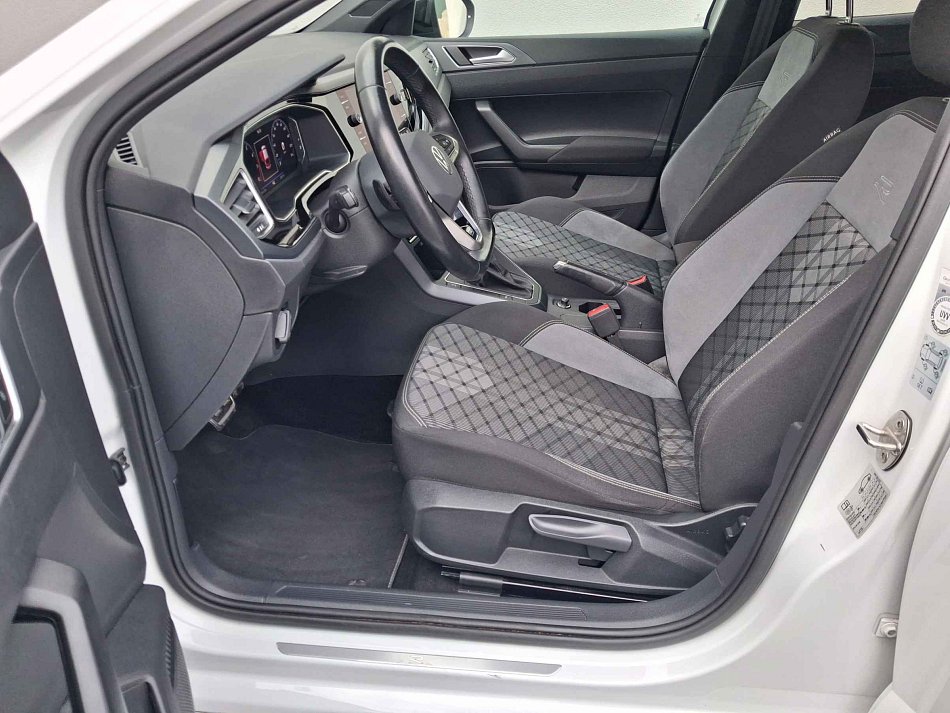 Volkswagen Taigo 1.0TSi R-Line