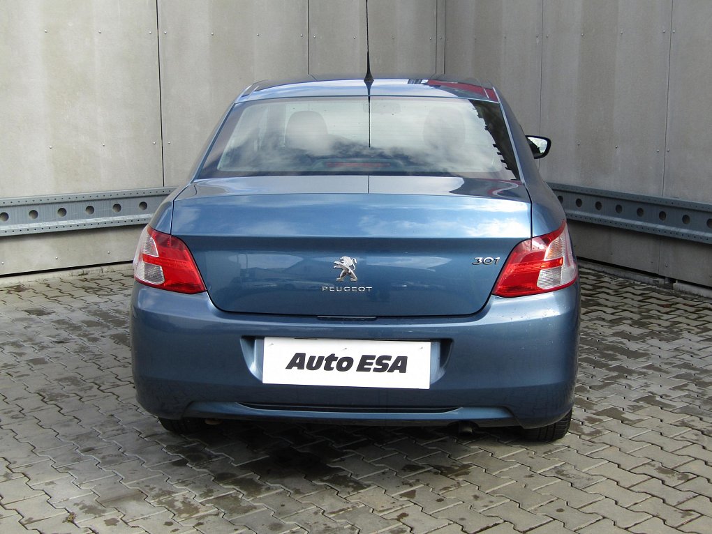 Peugeot 301 1.2 i 