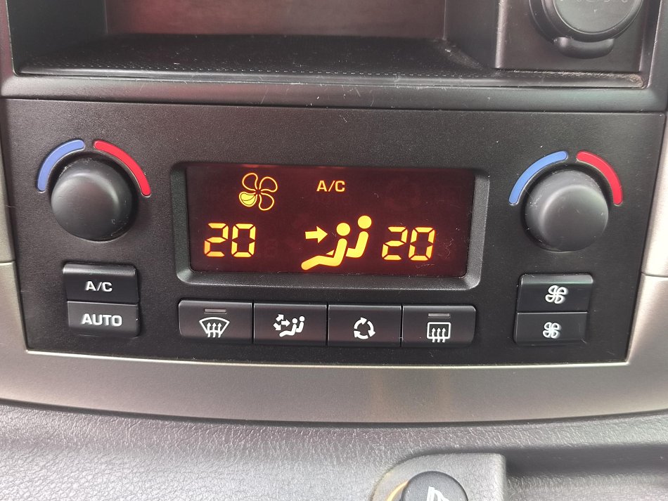 Peugeot Expert 2.0HDi  L2 8míst