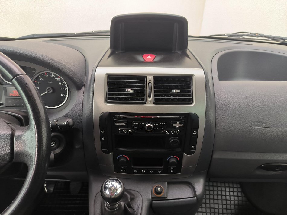 Peugeot Expert 2.0HDi  L2 8míst