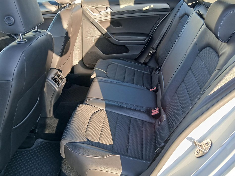 Volkswagen Golf 1.4 TSi 