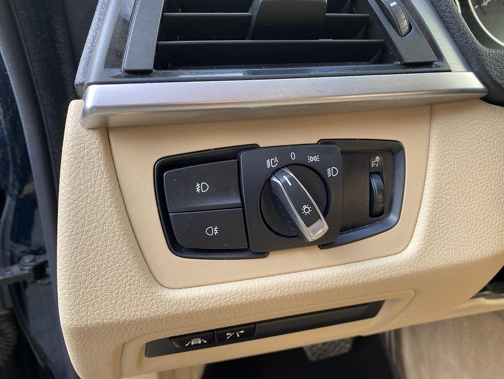 BMW Řada 3 2.0 i Sport xDrive, 320i