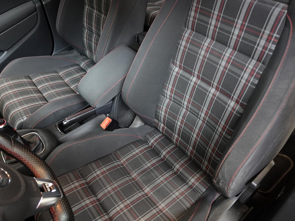 Volkswagen Golf 2.0 TSi GTi