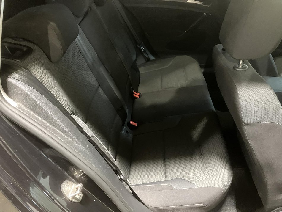 Volkswagen Golf 2.0 TDi 