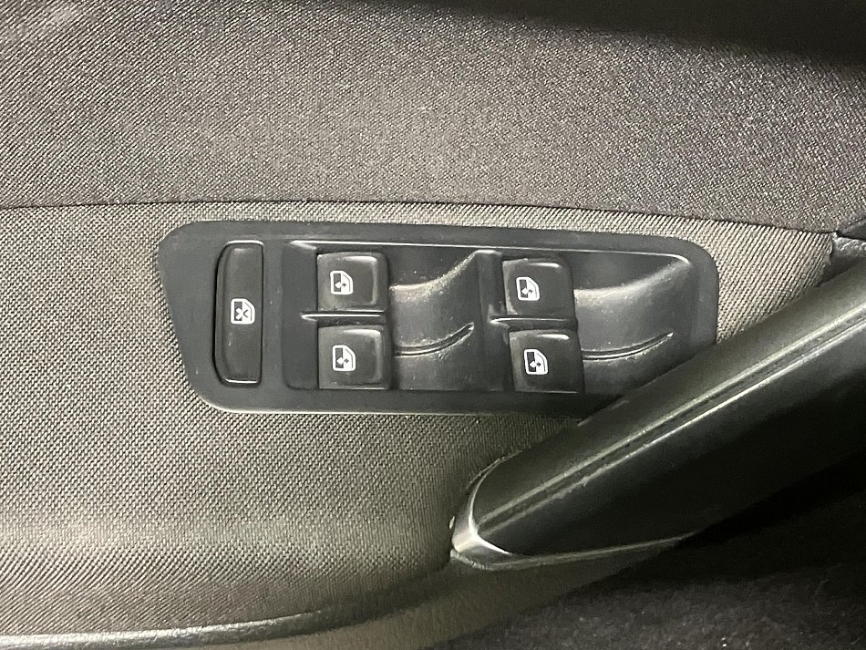 Volkswagen Golf 2.0 TDi 