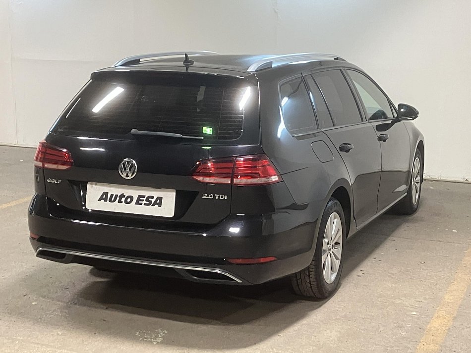 Volkswagen Golf 2.0 TDi 