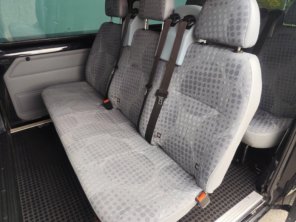 Ford Transit 2.2TDCi Trend L2H1 8míst