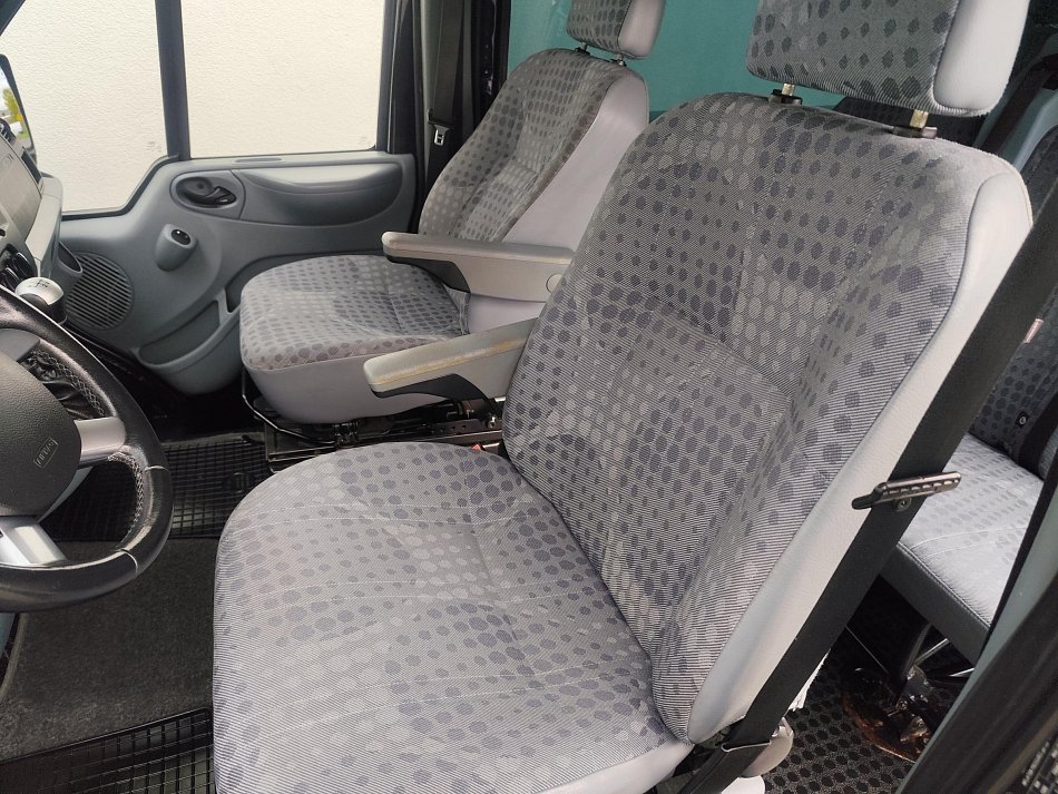 Ford Transit 2.2TDCi Trend L2H1 8míst