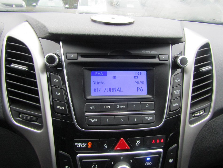 Hyundai I30 1.4i Trikolor