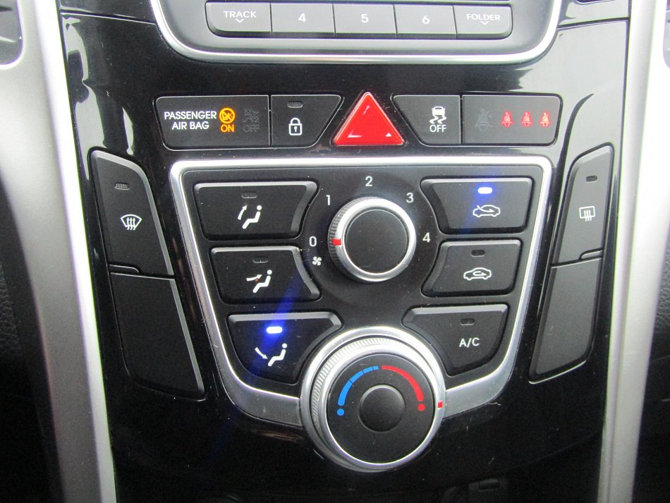 Hyundai I30 1.4i Trikolor