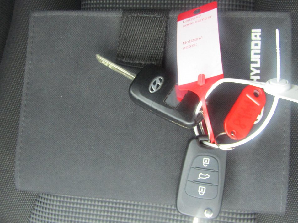 Hyundai I30 1.4i Trikolor