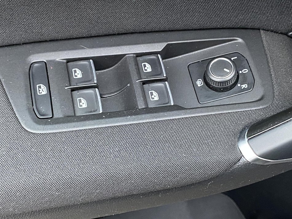 Volkswagen Touran 2.0 TDi 