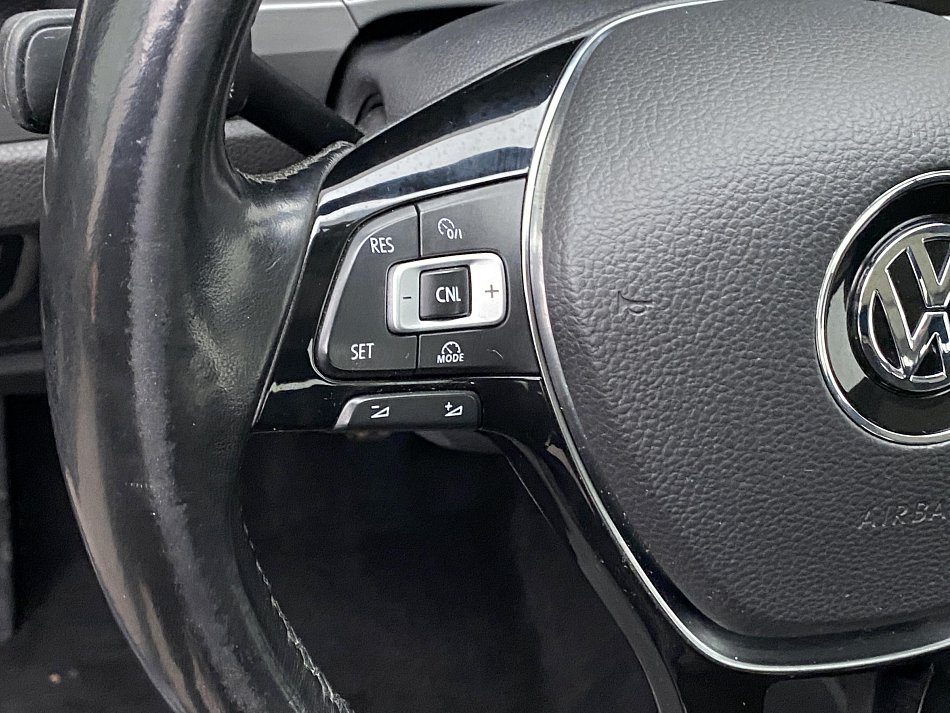 Volkswagen Touran 2.0 TDi 