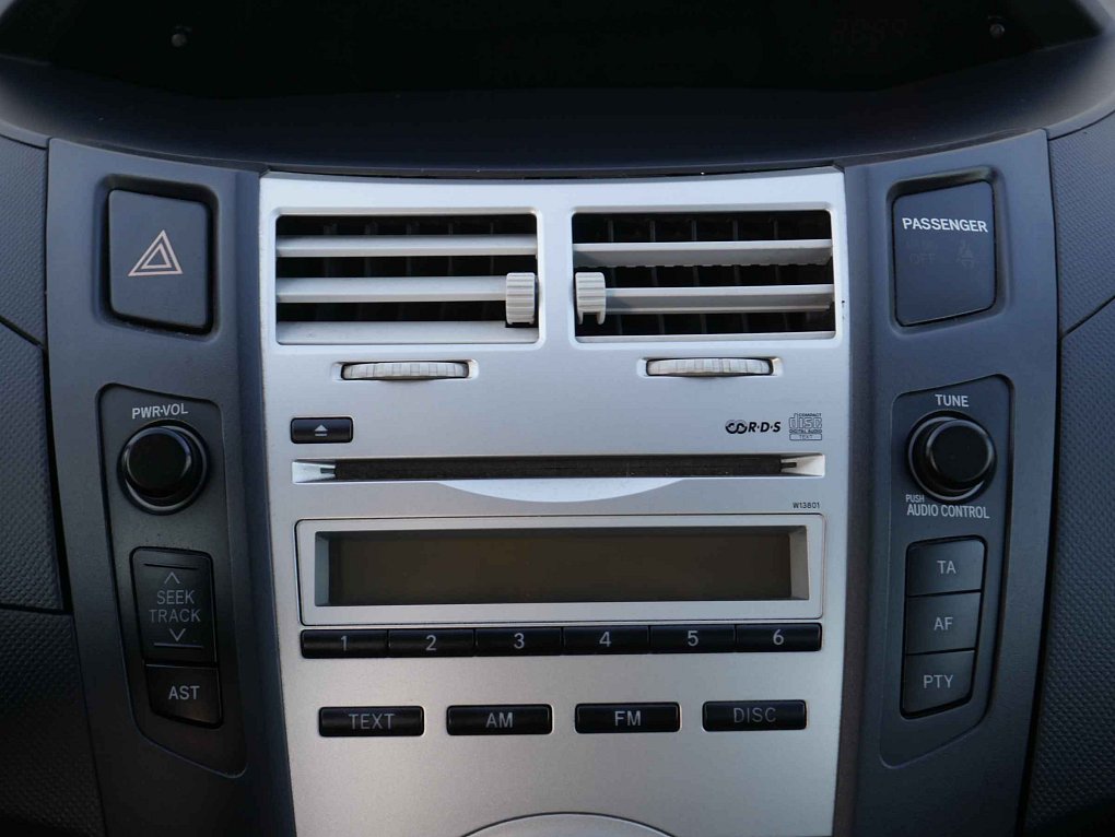 Toyota Yaris 1.0 i 
