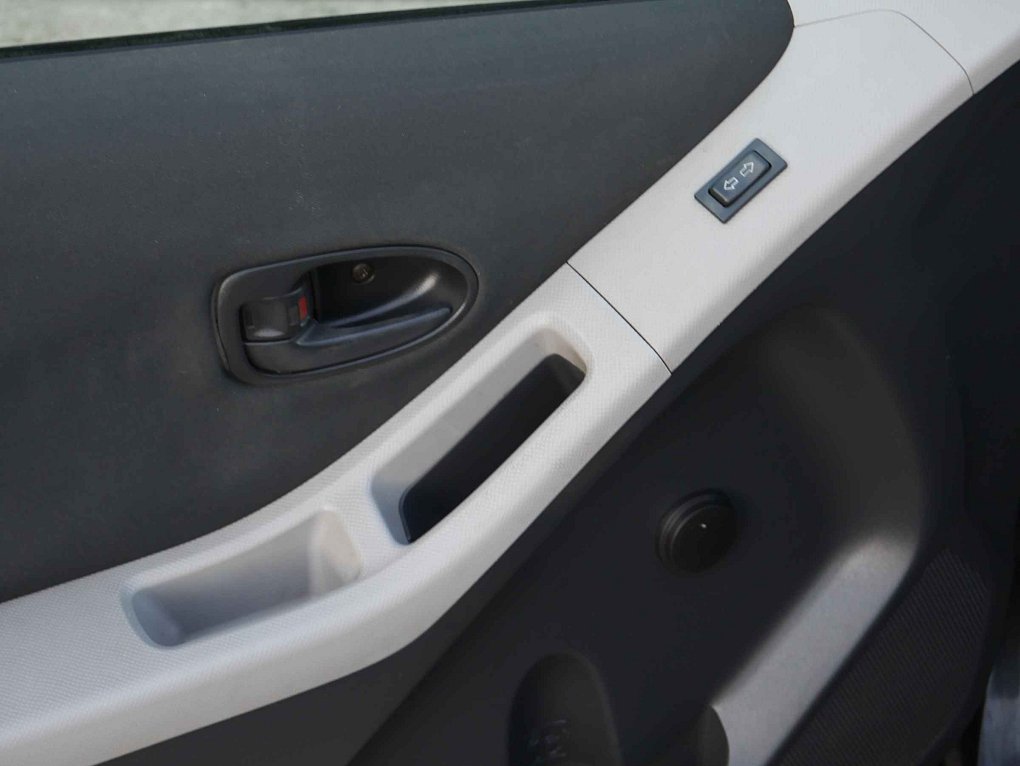 Toyota Yaris 1.0 i 