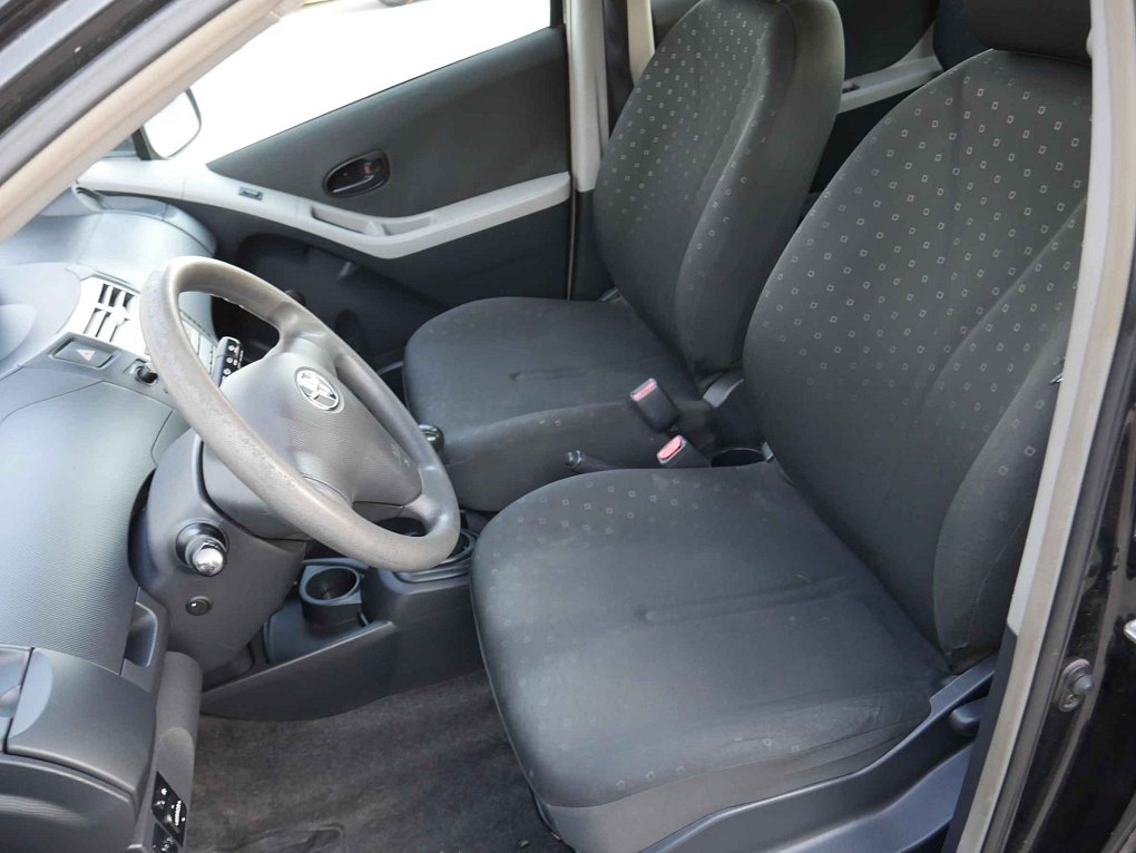 Toyota Yaris 1.0 i 