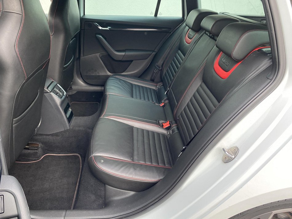 Škoda Octavia III 2.0 TDi RS Challange 4x4