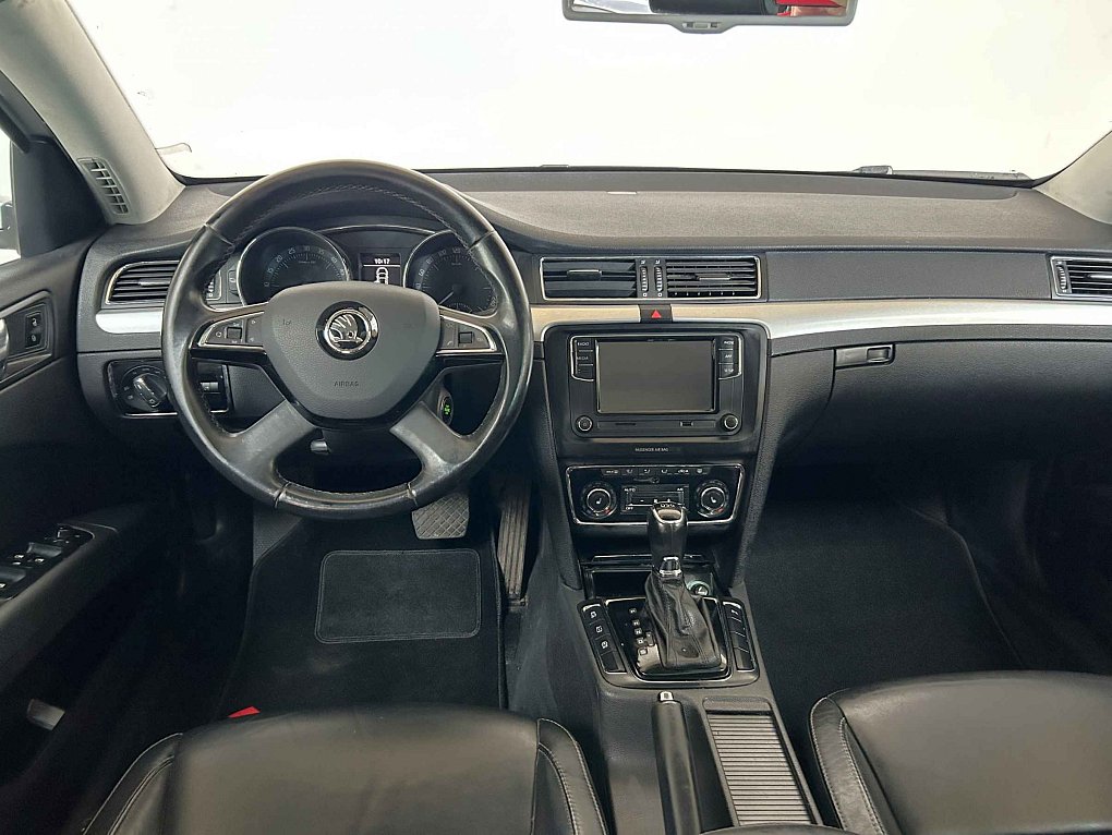 Škoda Superb II 2.0 TDi Elegance