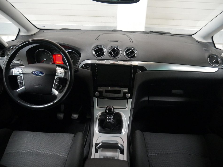 Ford S-MAX 2.5  7míst