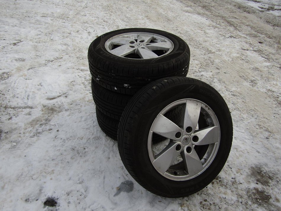 Renault Fluence 1.6i 