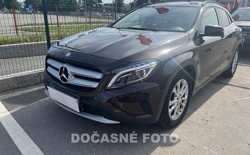 Mercedes-Benz GLA 1.6 