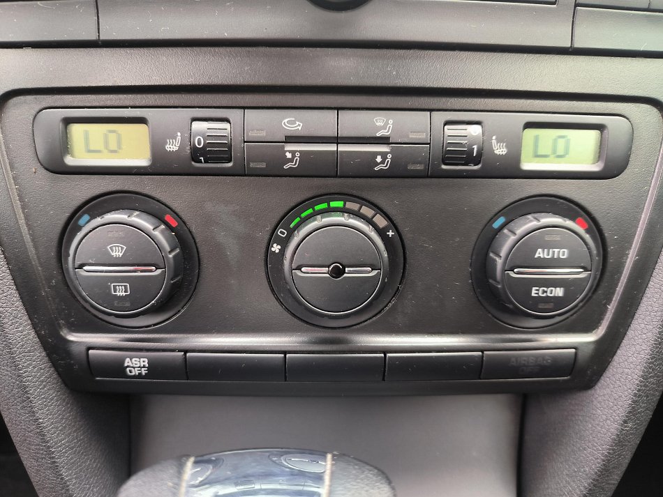Škoda Octavia II 1.6 FSI Elegance