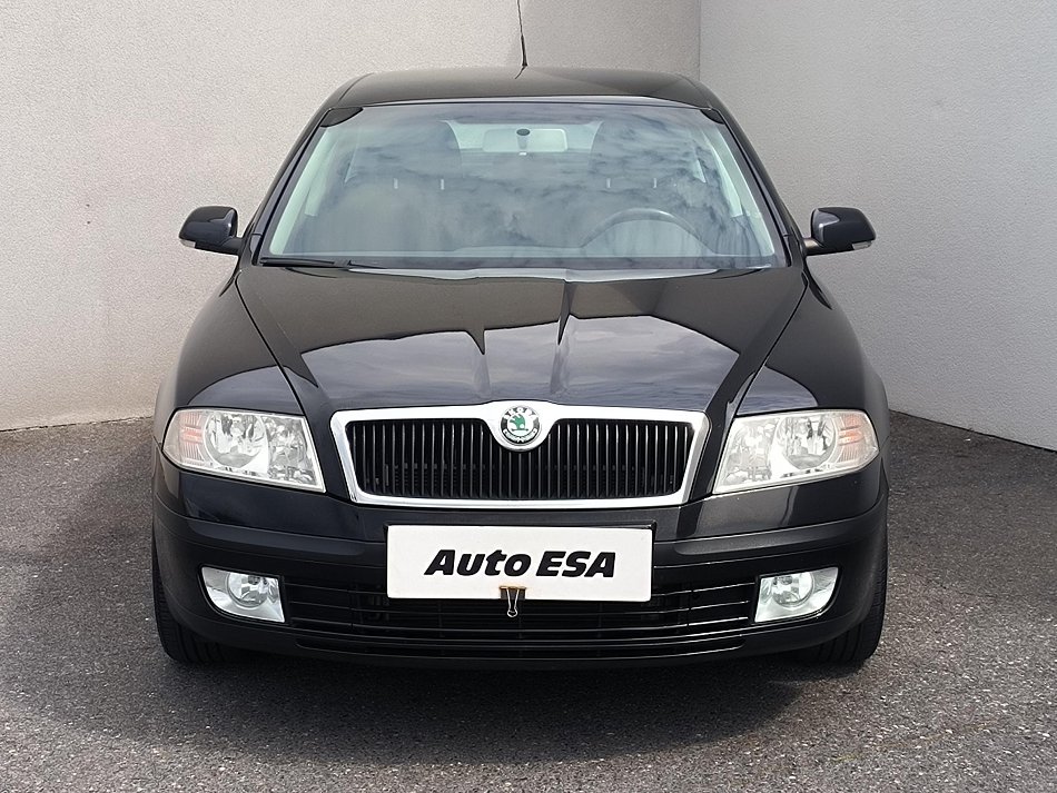 Škoda Octavia II 1.6 FSI Elegance