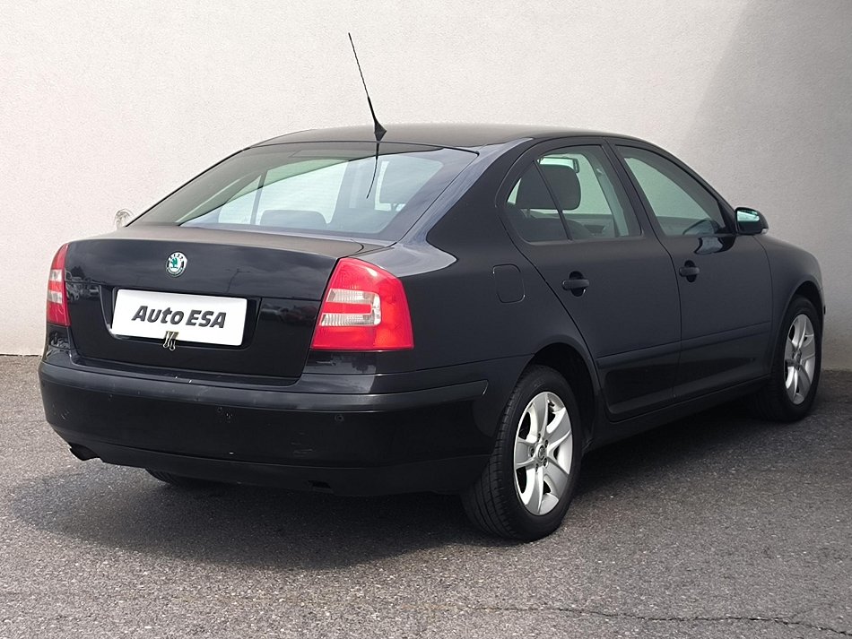 Škoda Octavia II 1.6 FSI Elegance
