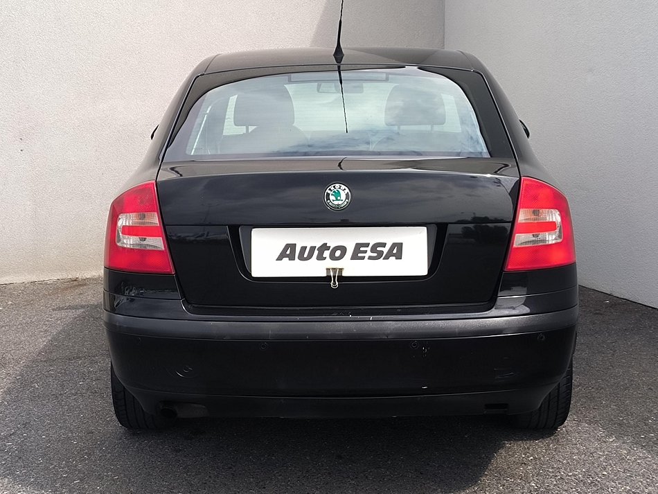 Škoda Octavia II 1.6 FSI Elegance