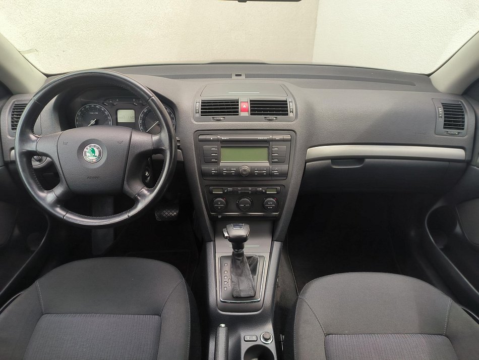 Škoda Octavia II 1.6 FSI Elegance