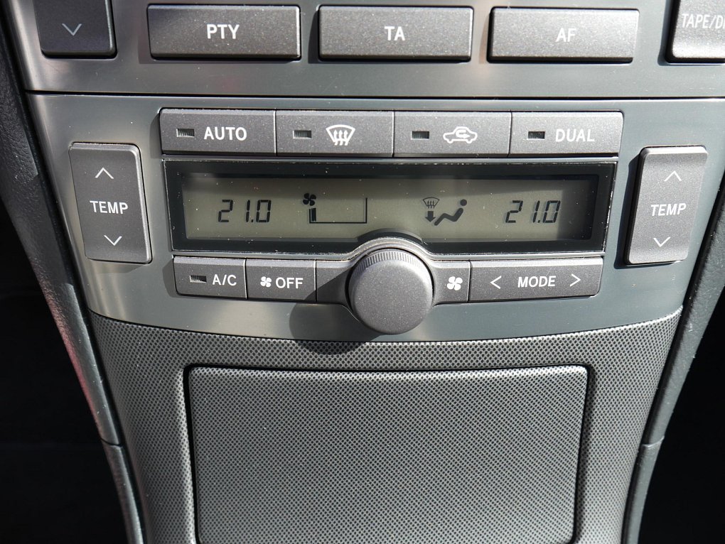 Toyota Avensis 1.8 i 