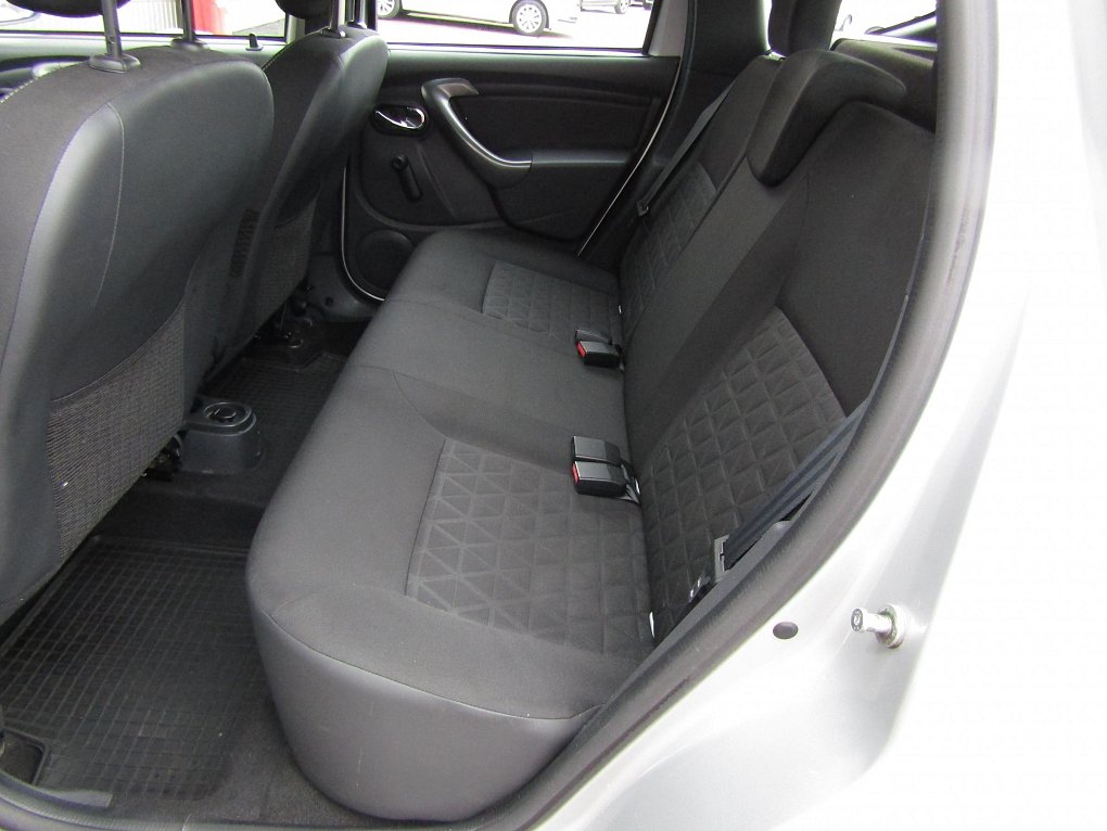Dacia Duster 1.6 i 